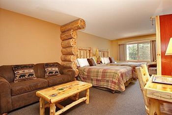 Whitefish Lodge And Suites Cross Lake Exterior photo